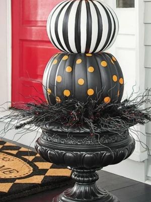 23 DIY Halloween Decorations