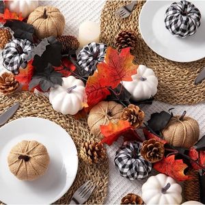 19 Best Thanksgiving Table Decor - Kiwi & Plums