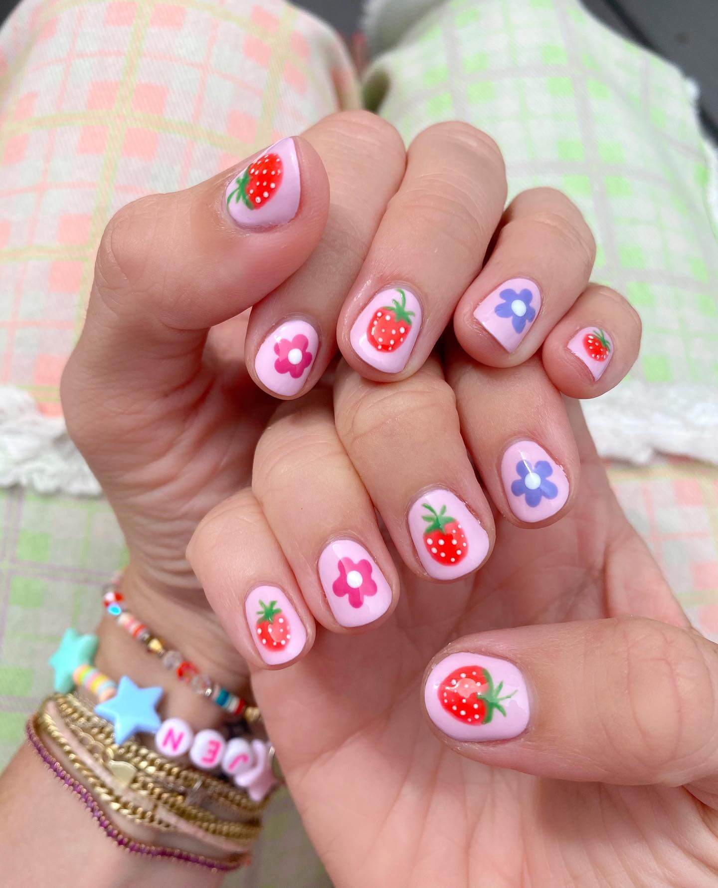 21 Trendy Strawberry Nails - Kiwi & Plums