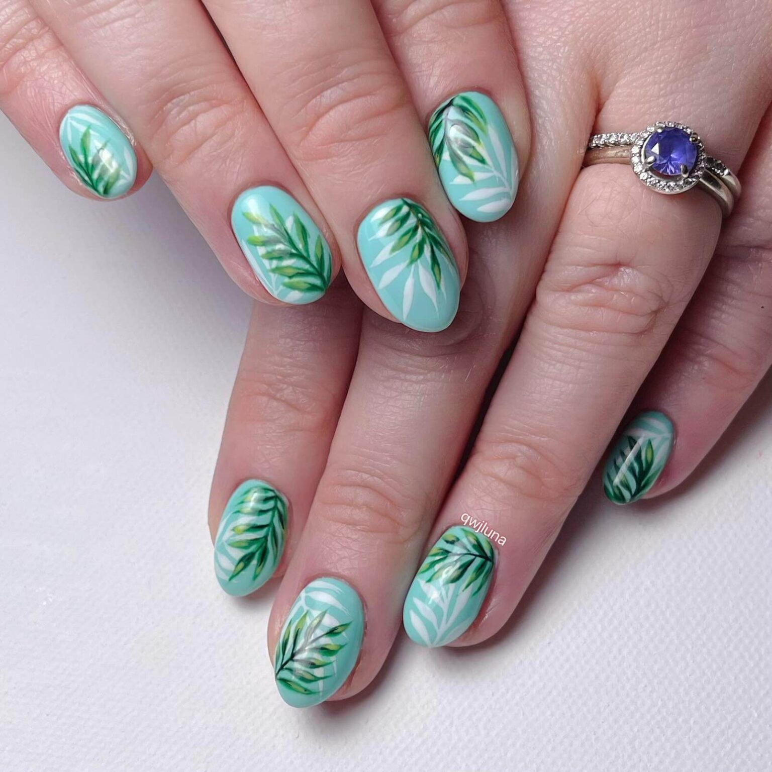 21 Best Tropical Summer Nails - Kiwi & Plums